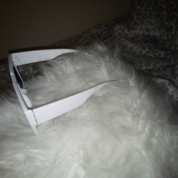 COPY - Mirror frame shades 🔥😍❤️ - Picture 2 of 3